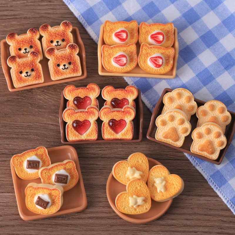 DOLLHOUSE Miniature Scene Decoration Simulation Food Play Caramel Toast Bread Love Bear Resin Accessories