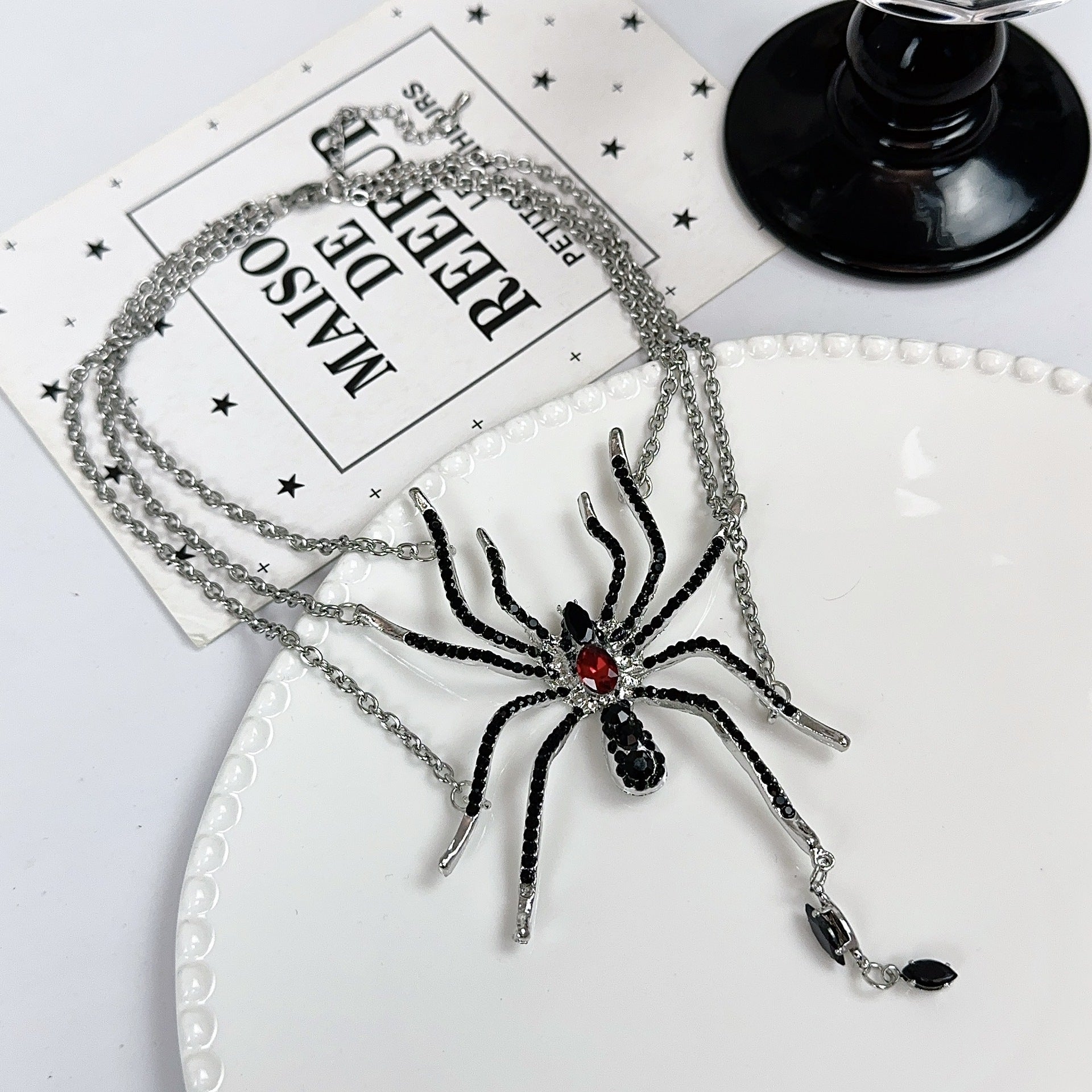 Dark Punk Style Spider Tassel Pendant Necklace Subculture Niche Design Sense Personality Collarbone Chain Jewelry Accessories