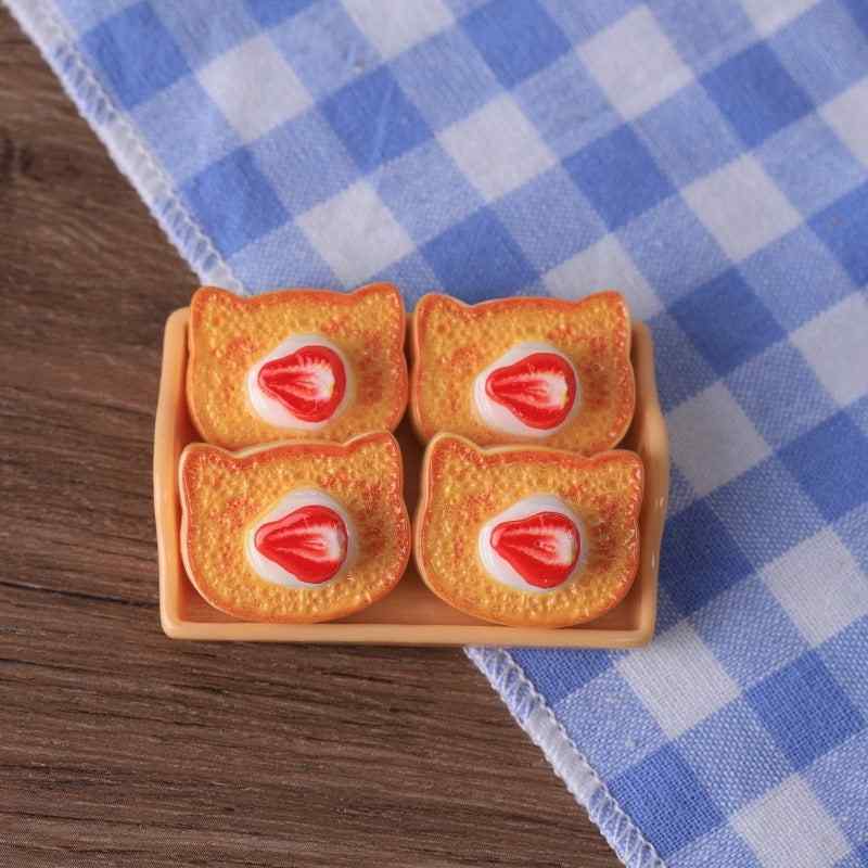 DOLLHOUSE Miniature Scene Decoration Simulation Food Play Caramel Toast Bread Love Bear Resin Accessories