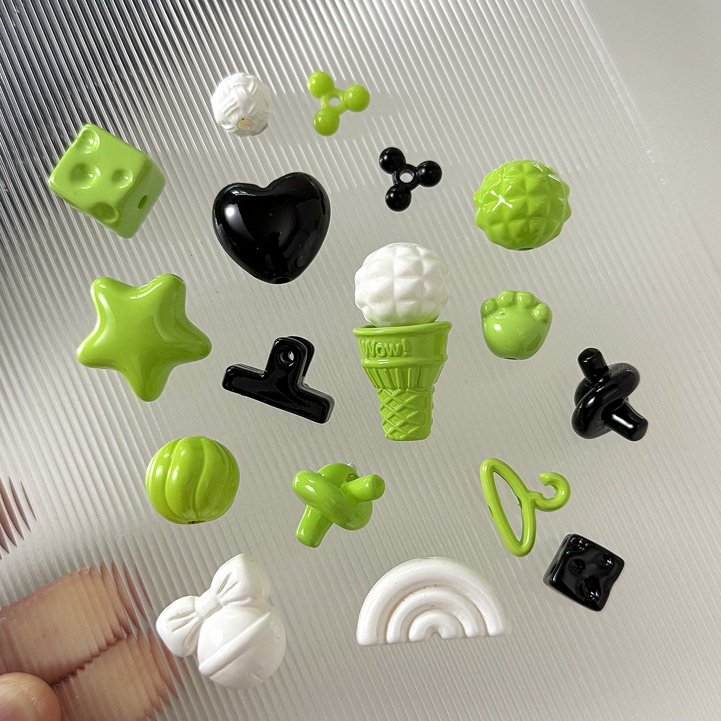 Black and green acrylic paint cheese cone star beaded mobile phone chain loose beads diy accessories material beads