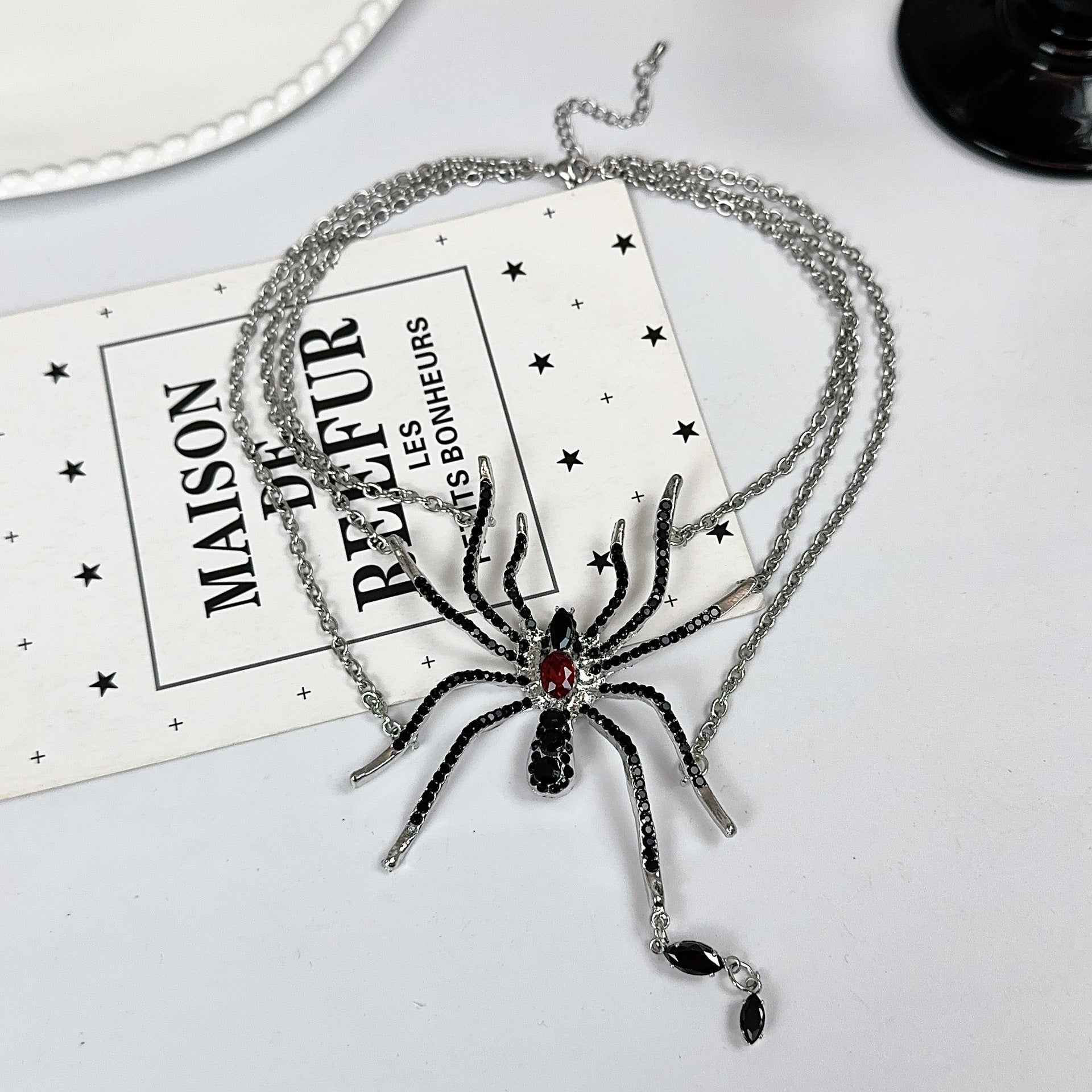 Dark Punk Style Spider Tassel Pendant Necklace Subculture Niche Design Sense Personality Collarbone Chain Jewelry Accessories